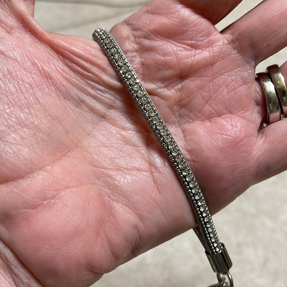BNWT HALLMARK SILVER TONE & CRYSTAL EIFFEL TOWER PARIS KEYCHAIN 4 pcs Available - Picture 8 of 9